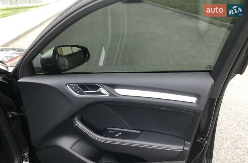 Седан Audi S3 2016 в Днепре