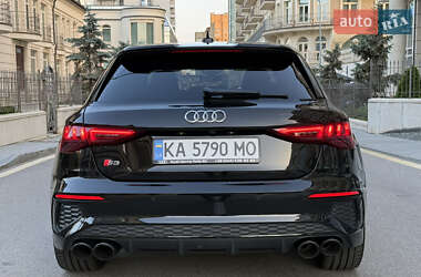 Седан Audi S3 2021 в 