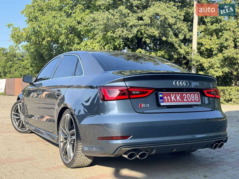Седан Audi S3 2014 в Вижниці