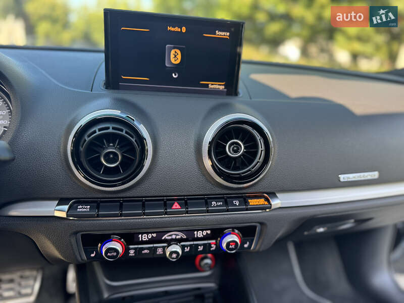 Седан Audi S3 2014 в Вижниці