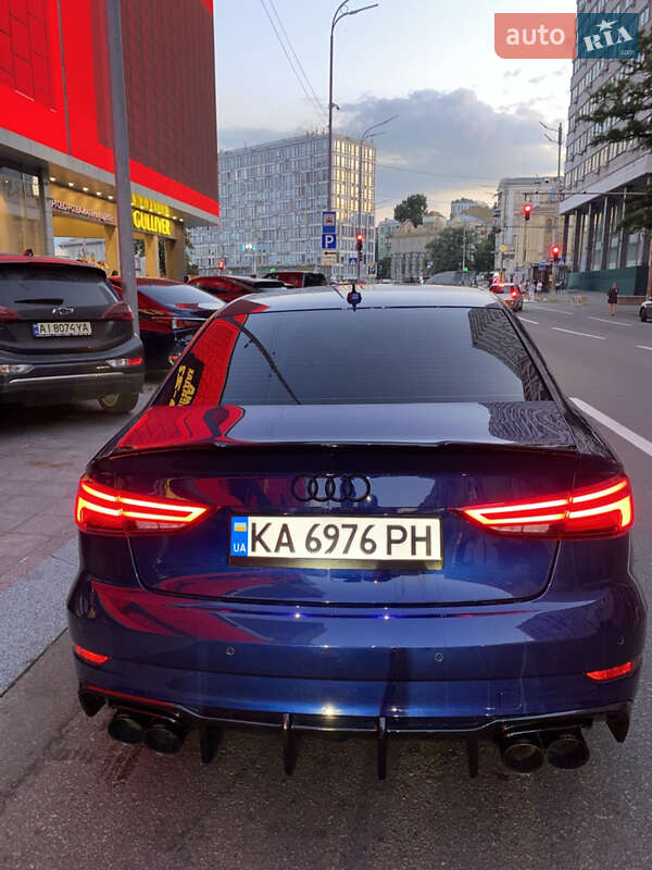 Седан Audi S3 2017 в Киеве
