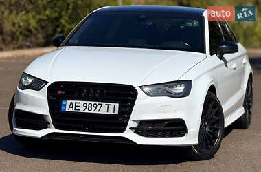 Седан Audi S3 2015 в 