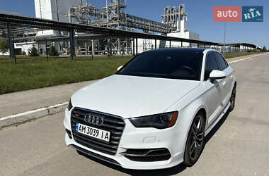 Седан Audi S3 2015 в Коростені