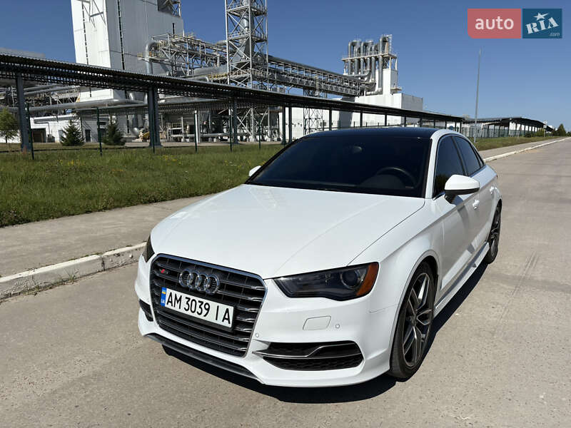 Седан Audi S3 2015 в Коростені