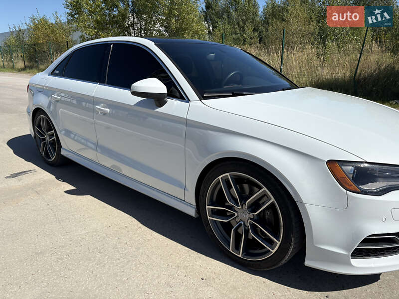 Седан Audi S3 2015 в Коростені