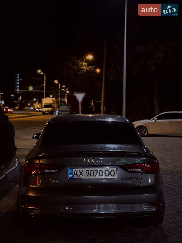 Седан Audi S3 2017 в Харкові