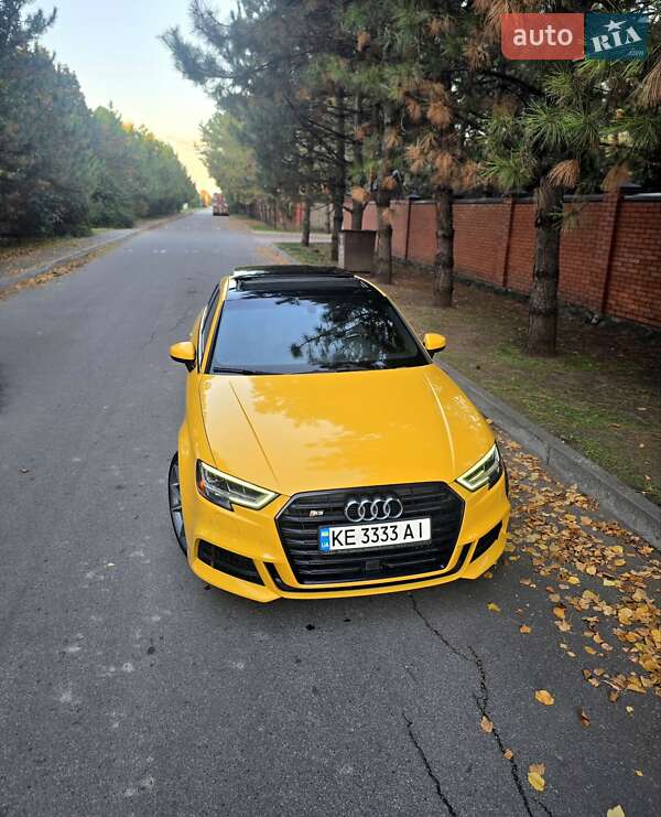 Седан Audi S3 2017 в Дніпрі