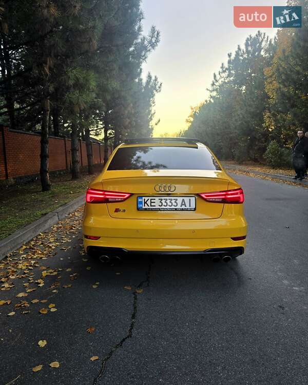 Седан Audi S3 2017 в Дніпрі