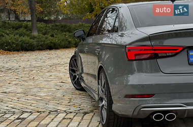 Седан Audi S3 2019 в 