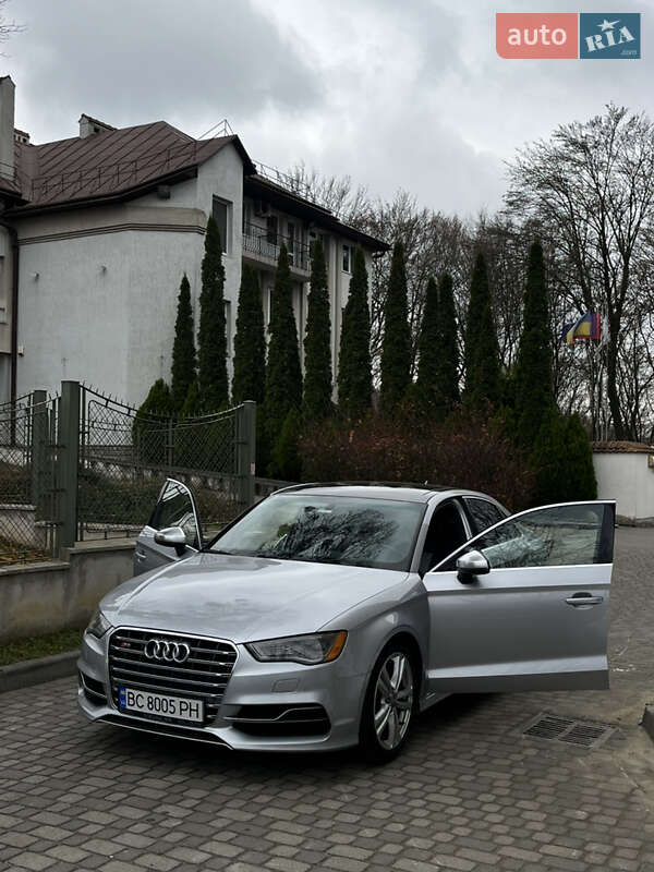 Седан Audi S3 2015 в Львові