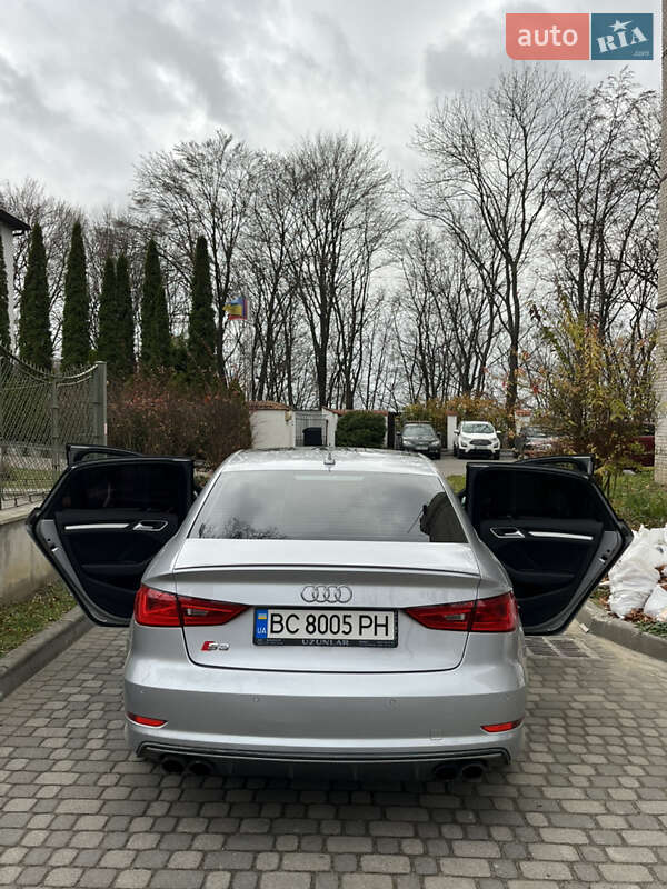 Седан Audi S3 2015 в Львові