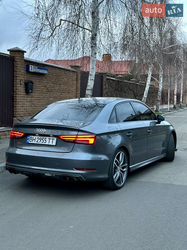 Седан Audi S3 2015 в Кривому Розі
