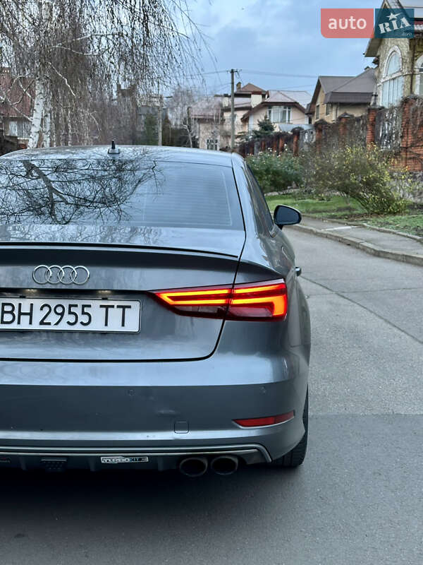 Седан Audi S3 2015 в Кривому Розі