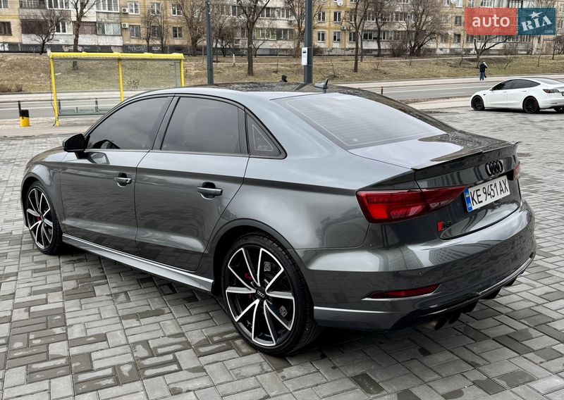 Седан Audi S3 2017 в Дніпрі