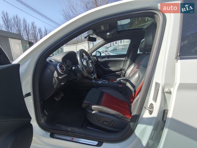 Седан Audi S3 2015 в Киеве