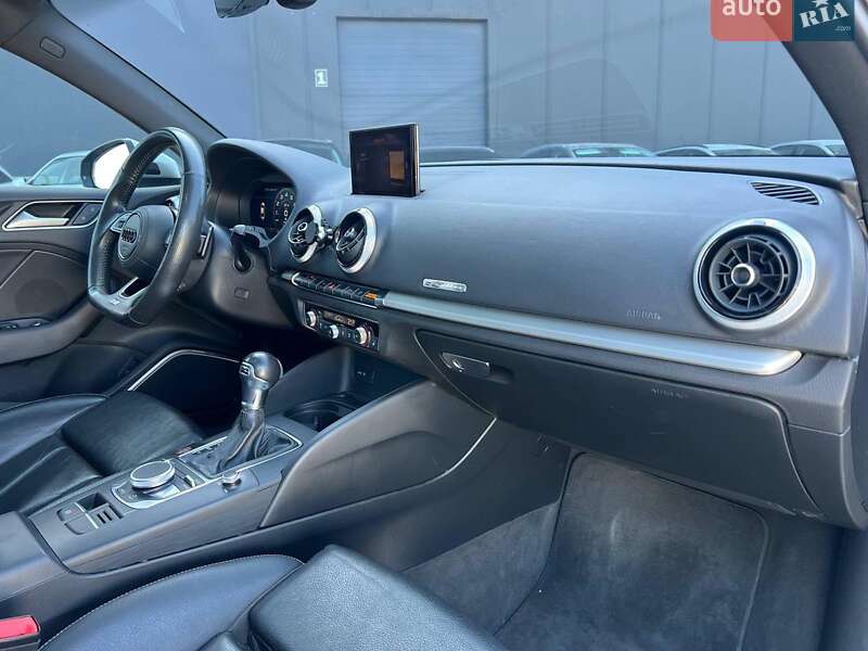 Седан Audi S3 2017 в Львове
