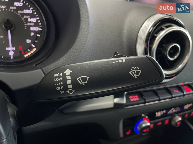 Седан Audi S3 2014 в Киеве