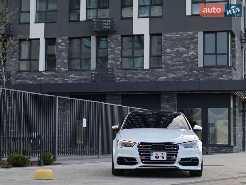 Седан Audi S3 2015 в Кропивницькому