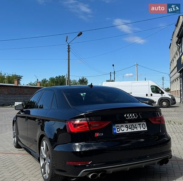 Седан Audi S3 2015 в Шептицькому