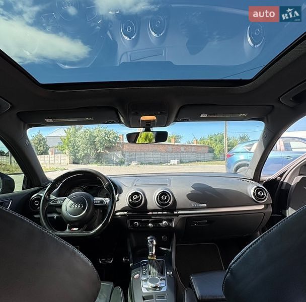 Седан Audi S3 2015 в Шептицькому