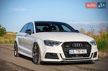 Седан Audi S3 2017 в Чернівцях