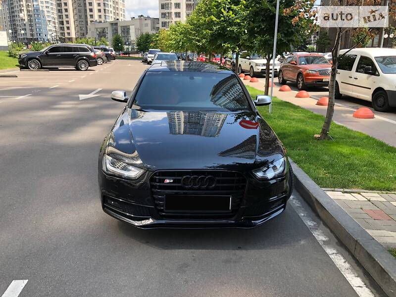 Седан Audi S4 2013 в Киеве