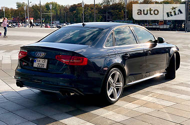 Седан Audi S4 2014 в 