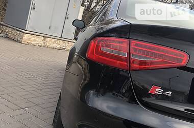 Седан Audi S4 2015 в 