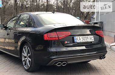 Седан Audi S4 2015 в 