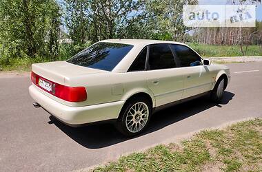 Седан Audi S4 1992 в 