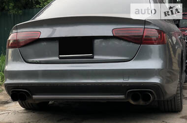 Седан Audi S4 2012 в Буче