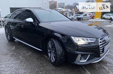 Седан Audi S4 2019 в Киеве