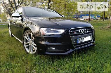 Седан Audi S4 2013 в Днепре