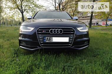 Седан Audi S4 2013 в Днепре