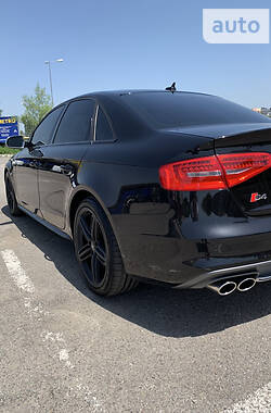 Седан Audi S4 2013 в Ивано-Франковске