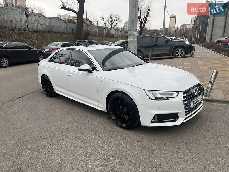 でおすすめアイテム。 audi_s4__499131785fx.jpg 遊戯王ラッシュデュエル