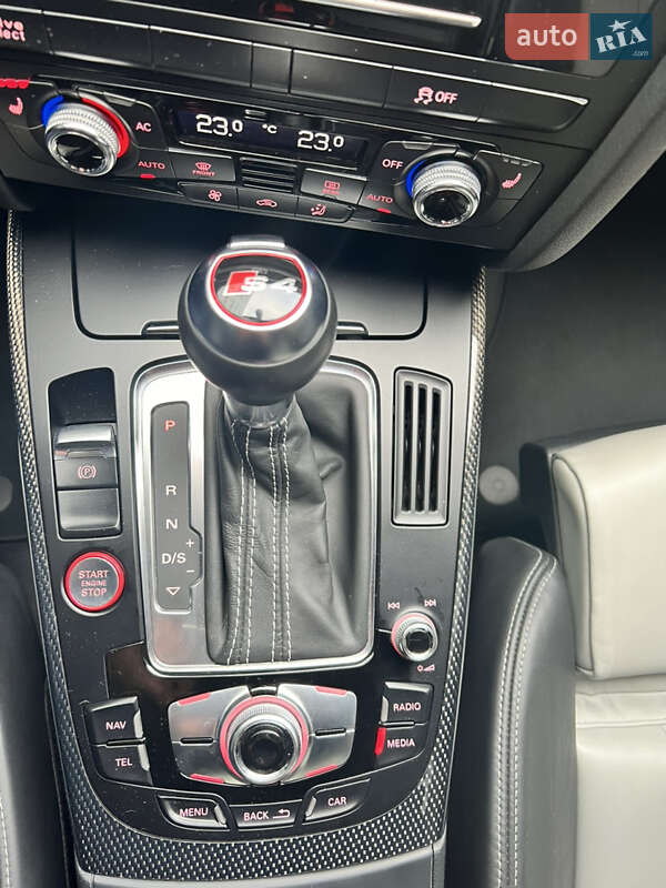 Седан Audi S4 2014 в Києві