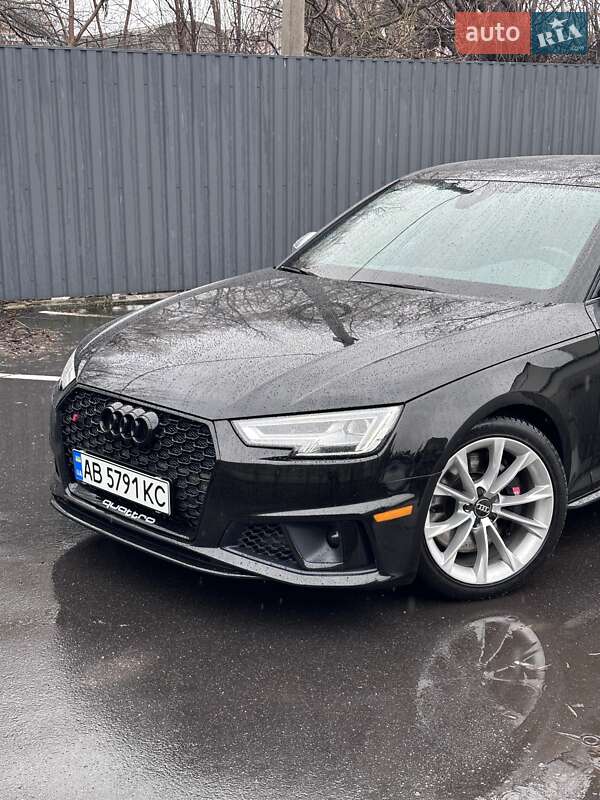 Седан Audi S4 2018 в Виннице
