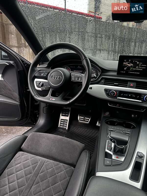 Седан Audi S4 2018 в Виннице
