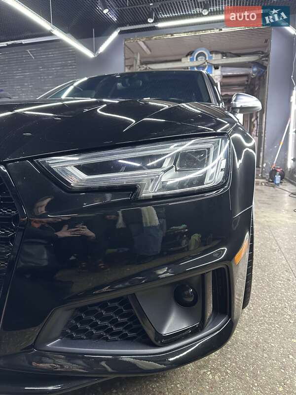 Седан Audi S4 2018 в Виннице