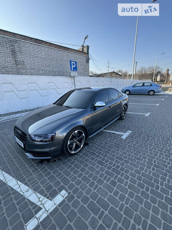 Седан Audi S4 2014 в Днепре