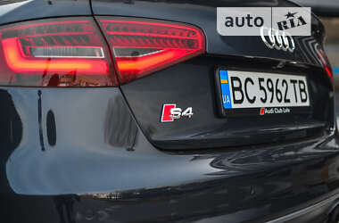 Седан Audi S4 2012 в Львове