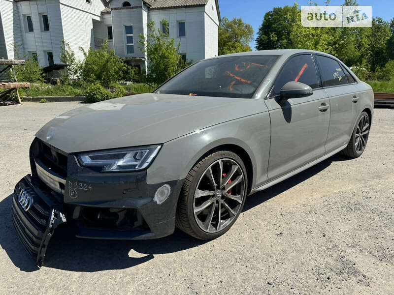 Седан Audi S4 2019 в Рівному