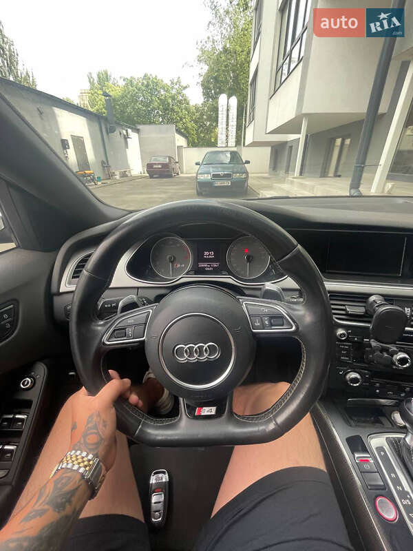 Седан Audi S4 2014 в Днепре