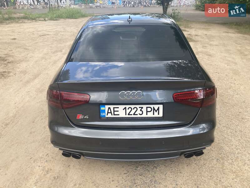 Седан Audi S4 2015 в Киеве