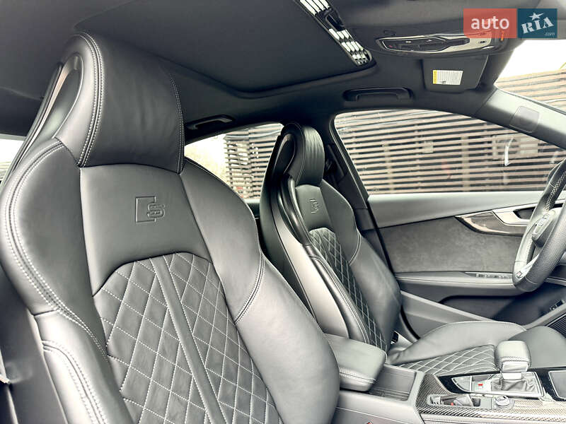 Седан Audi S4 2020 в Киеве