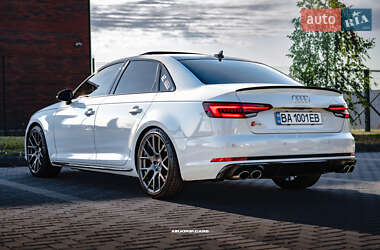 Седан Audi S4 2018 в 