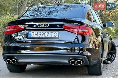 Седан Audi S4 2012 в 
