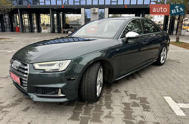 Седан Audi S4 2018 в Ровно