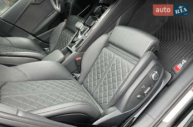 Седан Audi S4 2023 в 